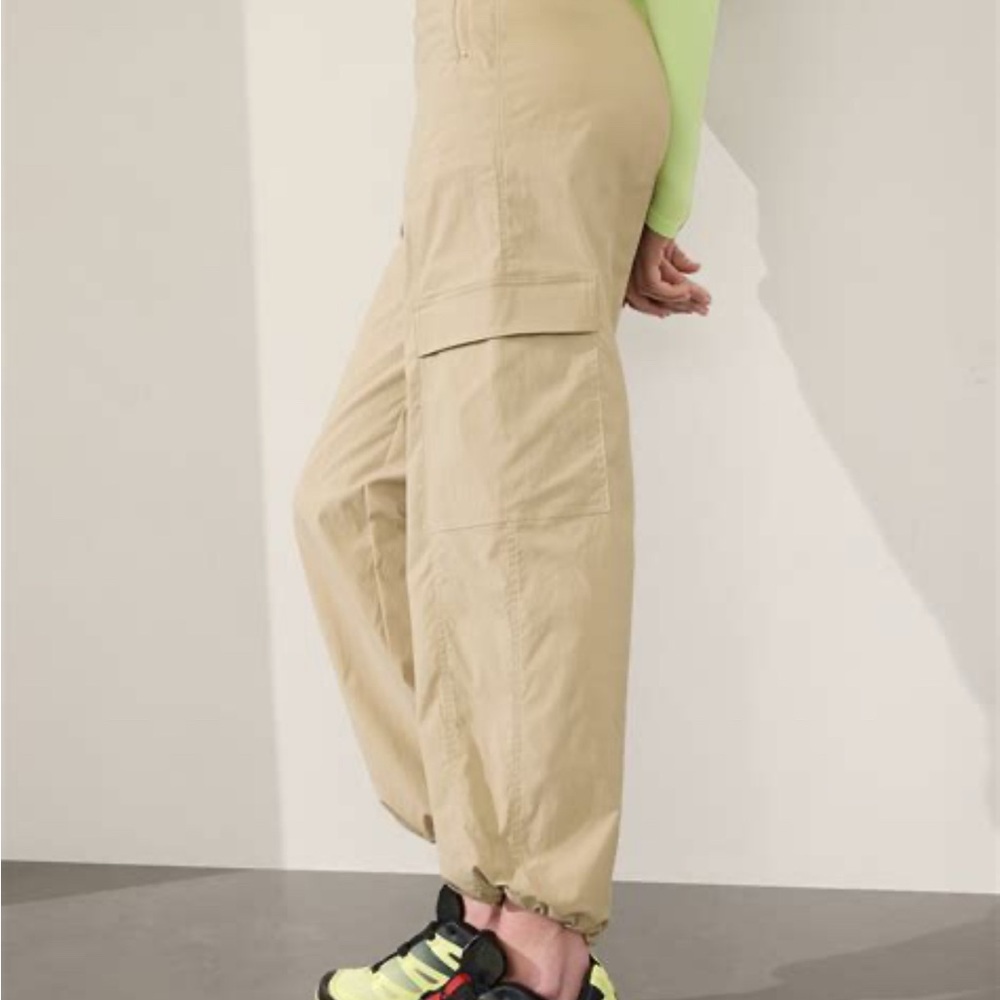 Athleta cascade cargo poplin pants